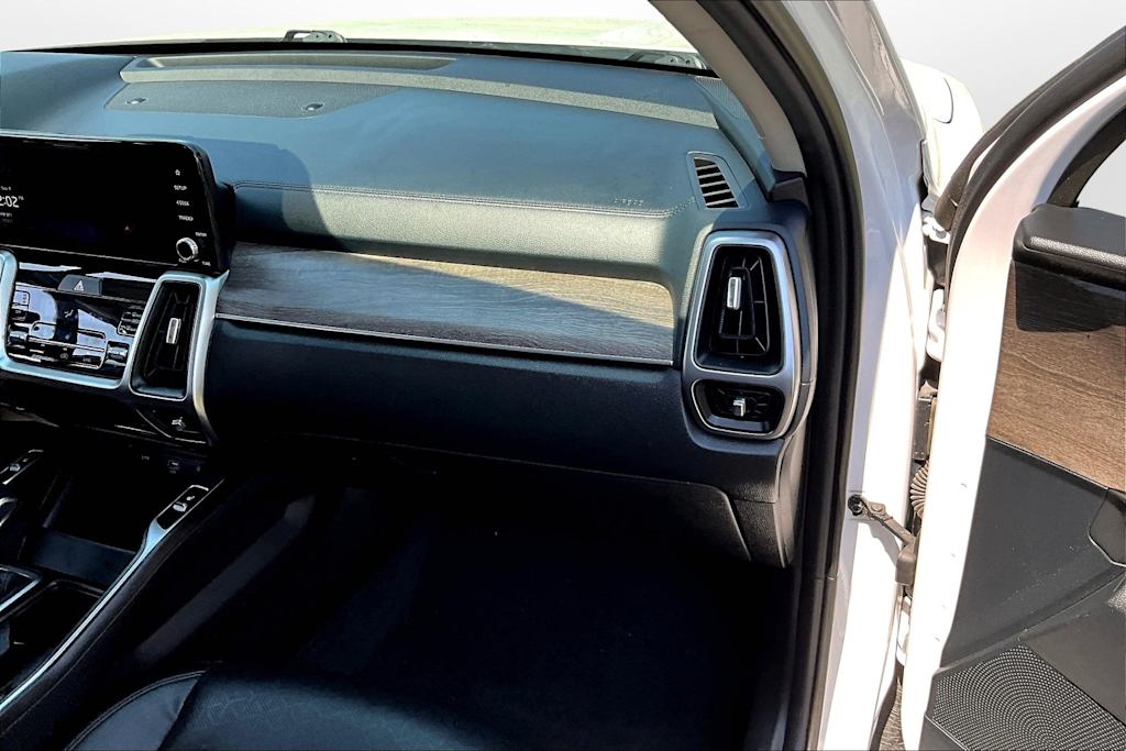 Thumbnail: 2023 Kia Sorento - 20