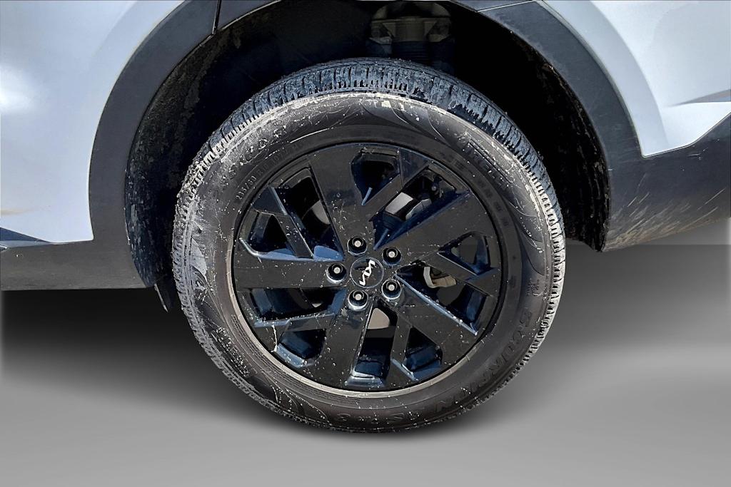 Thumbnail: 2023 Kia Sorento - 7