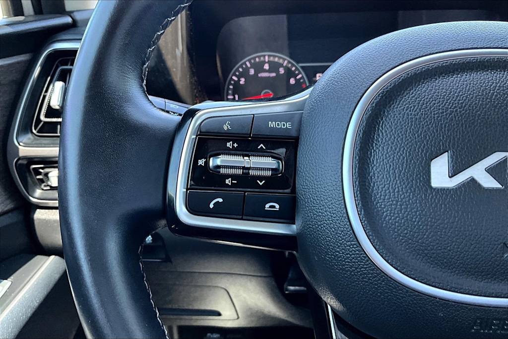 Thumbnail: 2023 Kia Sorento - 23