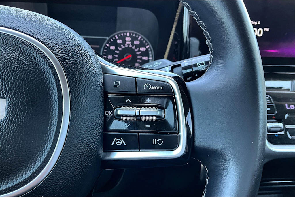 Thumbnail: 2023 Kia Sorento - 24