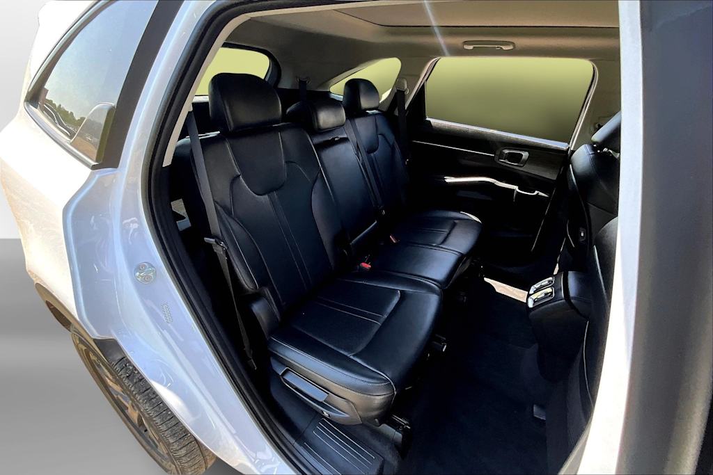 Thumbnail: 2023 Kia Sorento - 29