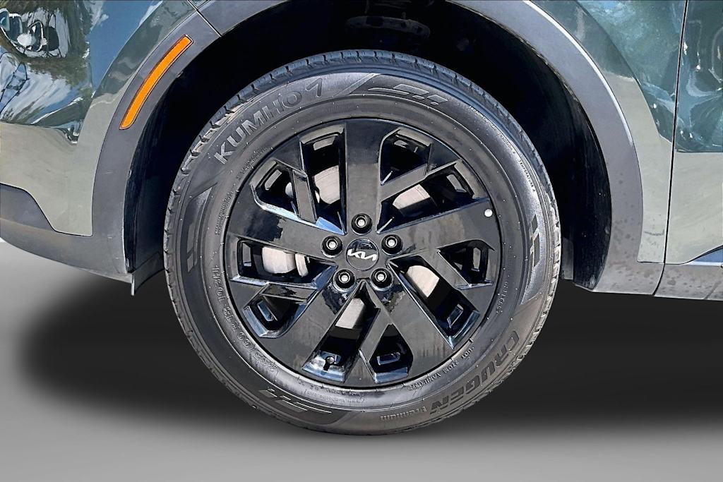Thumbnail: 2023 Kia Sorento - 5