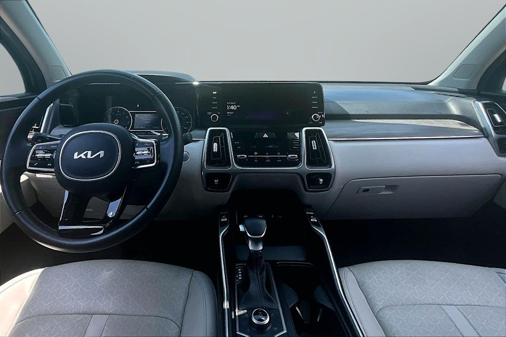 Thumbnail: 2023 Kia Sorento - 9