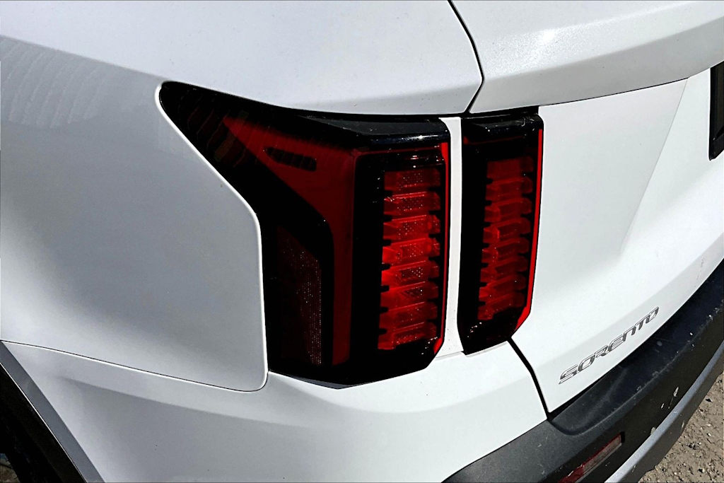 Thumbnail: 2023 Kia Sorento - 33