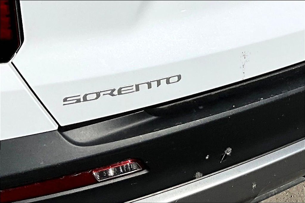 Thumbnail: 2023 Kia Sorento - 5