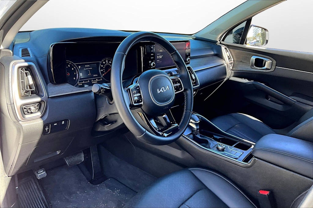 Thumbnail: 2023 Kia Sorento - 11