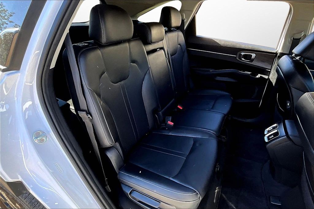 Thumbnail: 2023 Kia Sorento - 30