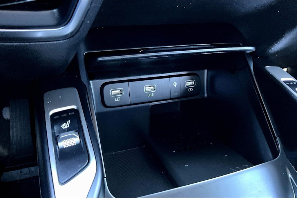 Thumbnail: 2023 Kia Sorento - 26