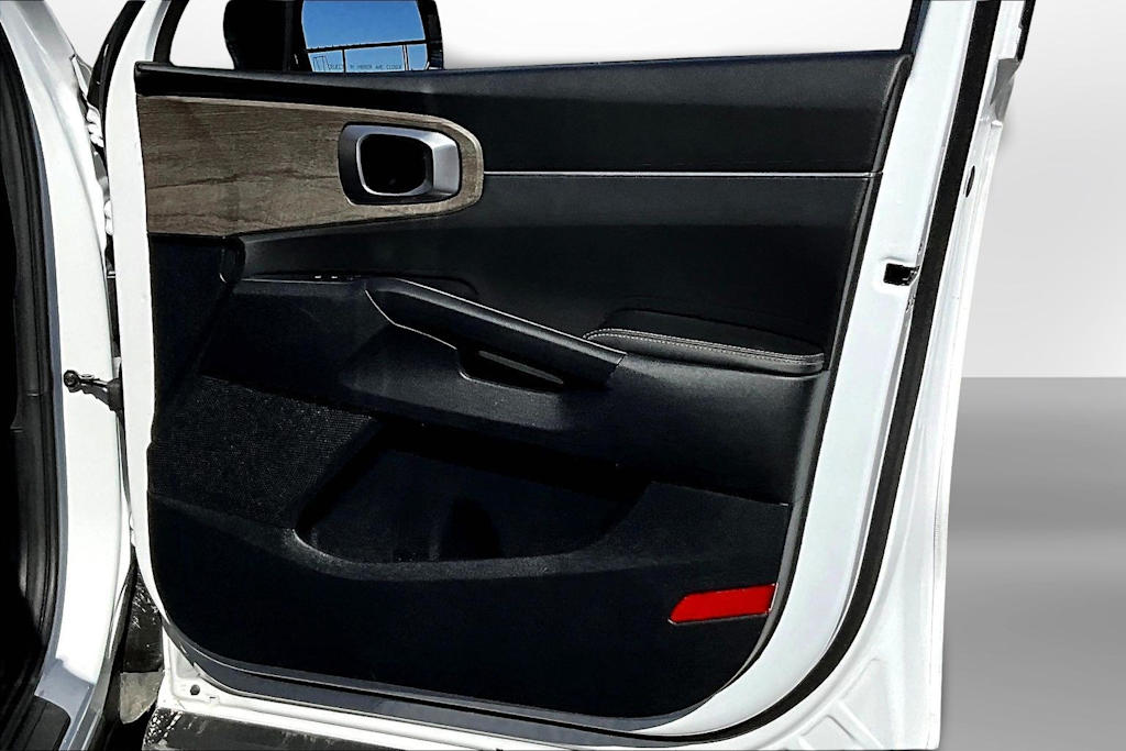 Thumbnail: 2023 Kia Sorento - 23