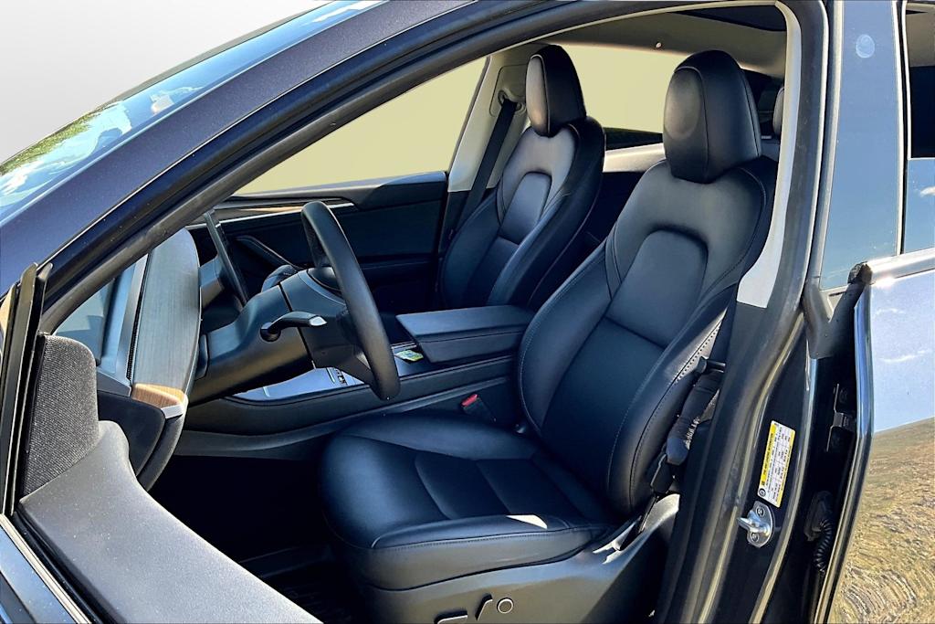 Thumbnail: 2023 Tesla Model Y - 8