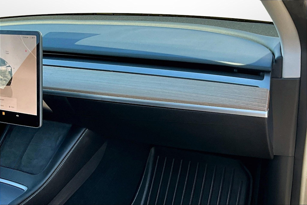 Thumbnail: 2023 Tesla Model Y - 18