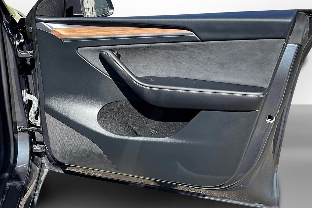 Thumbnail: 2023 Tesla Model Y - 21