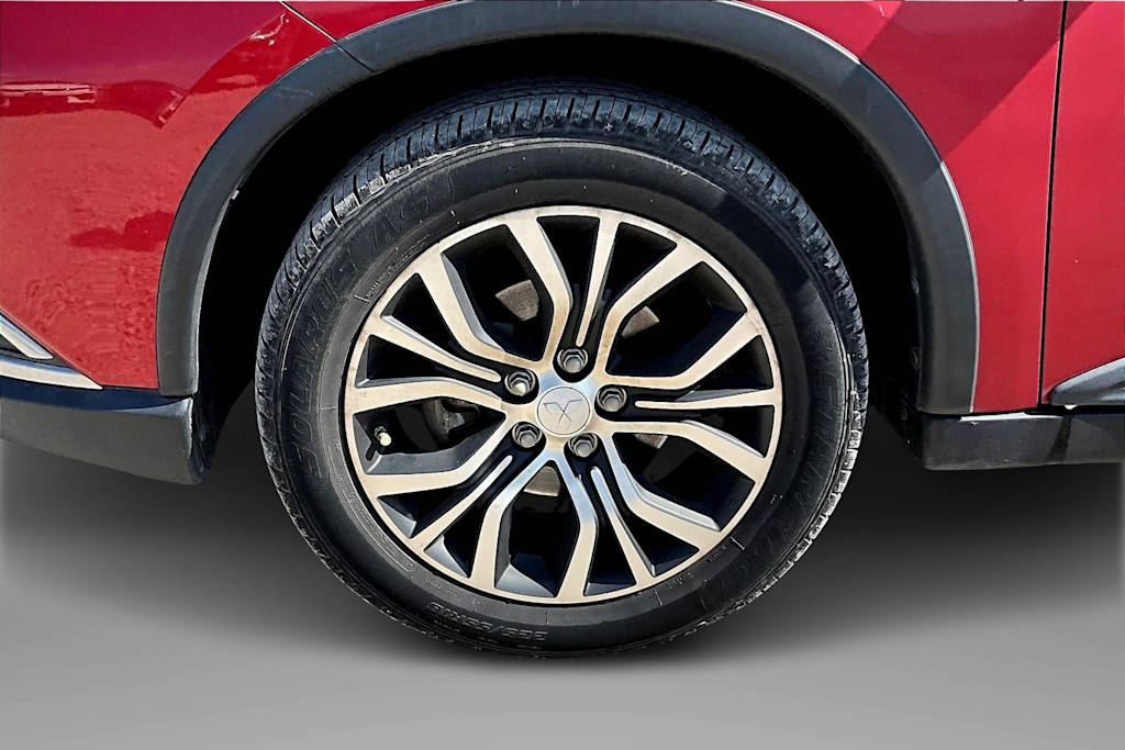 Thumbnail: 2016 Mitsubishi Outlander - 7