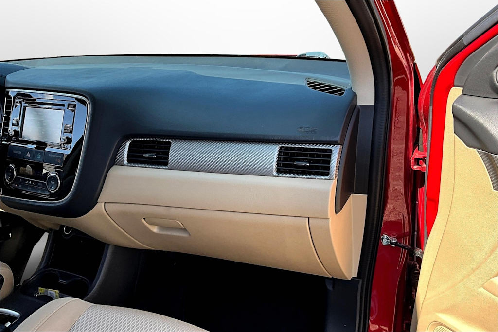 Thumbnail: 2016 Mitsubishi Outlander - 20