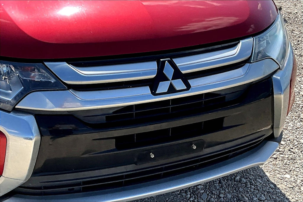 Thumbnail: 2016 Mitsubishi Outlander - 29