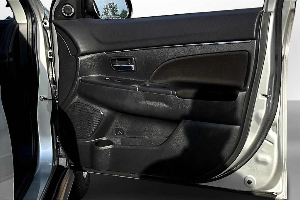 2021 Mitsubishi Outlander Sport S 23