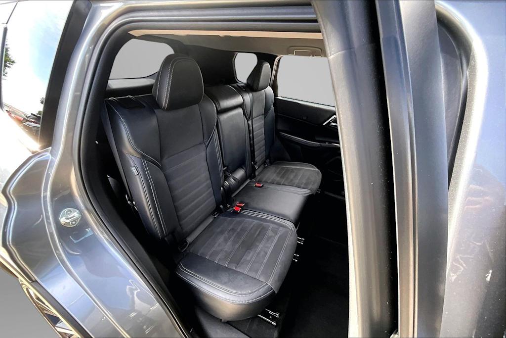 Thumbnail: 2023 Mitsubishi Outlander - 27