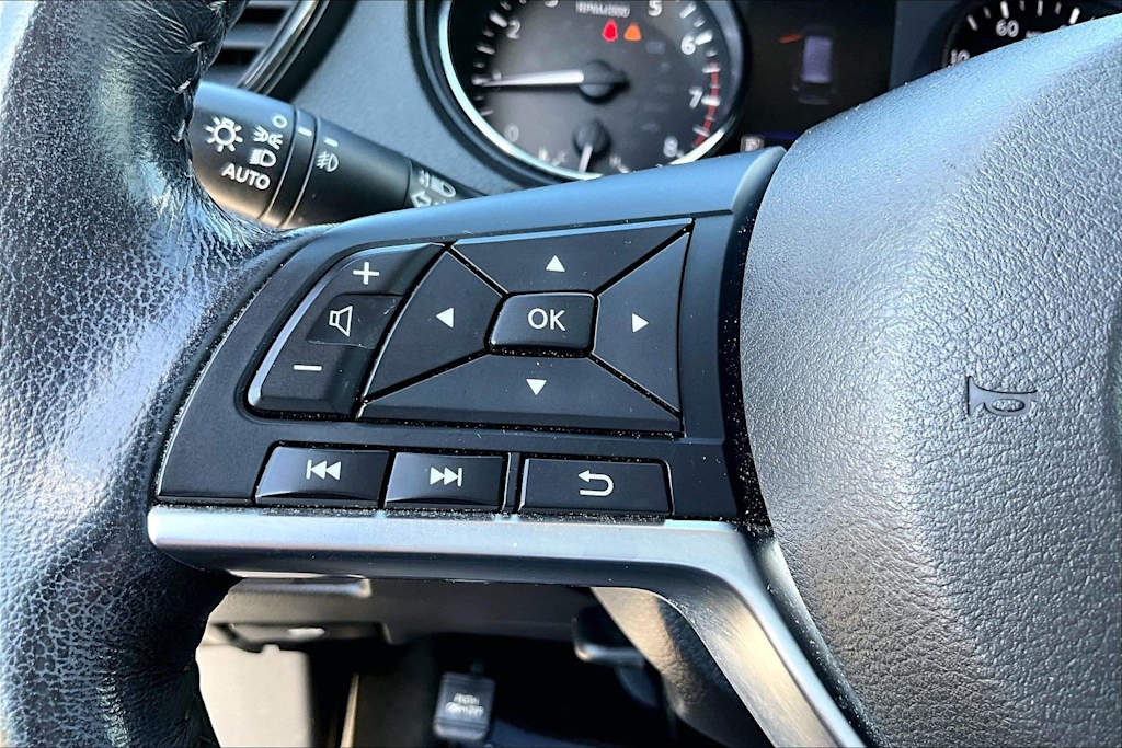Thumbnail: 2018 Nissan Rogue - 21