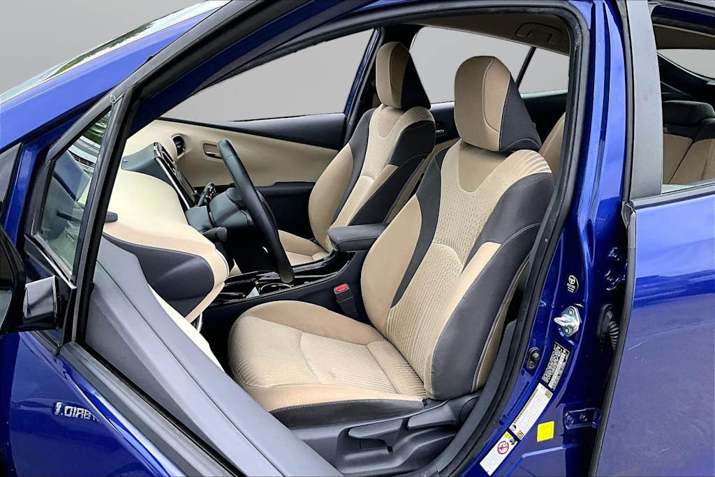 Thumbnail: 2017 Toyota Prius - 9
