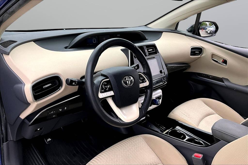 Thumbnail: 2017 Toyota Prius - 7