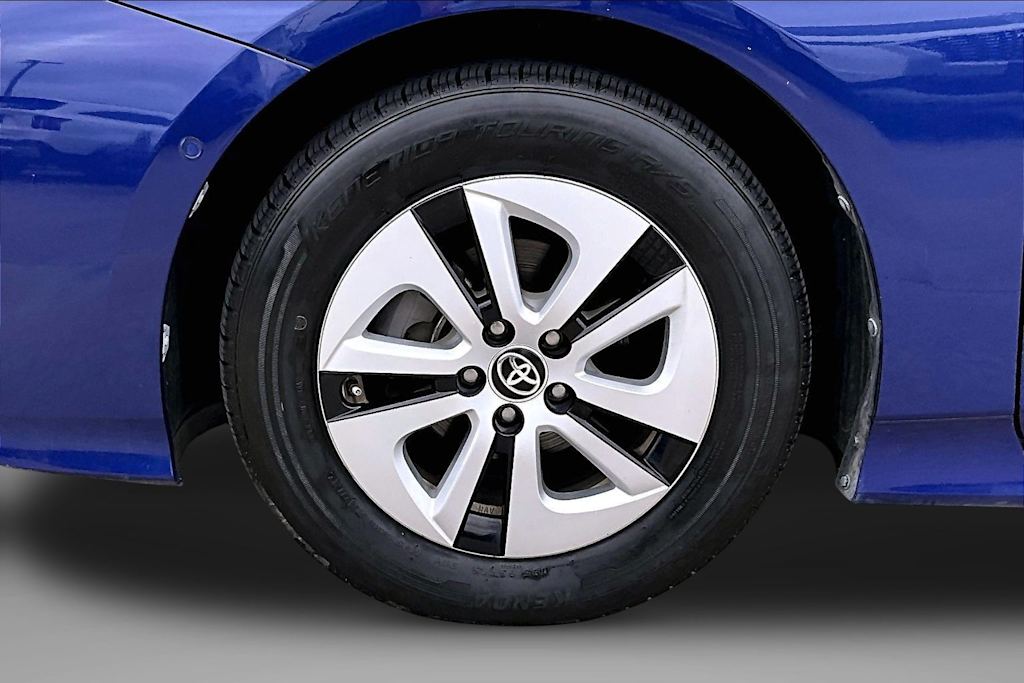 Thumbnail: 2017 Toyota Prius - 6