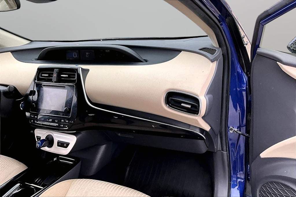 Thumbnail: 2017 Toyota Prius - 19