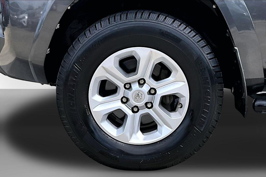 Thumbnail: 2016 Toyota 4Runner - 6