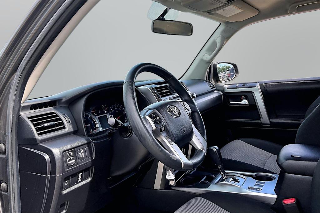Thumbnail: 2016 Toyota 4Runner - 7