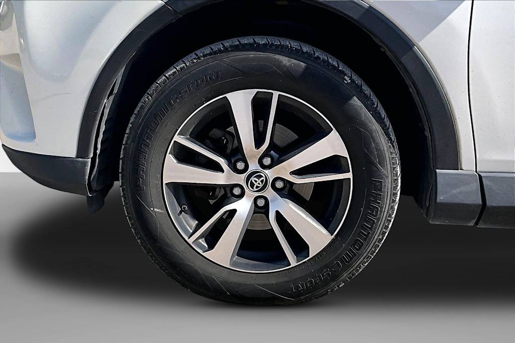 Thumbnail: 2018 Toyota RAV4 - 6