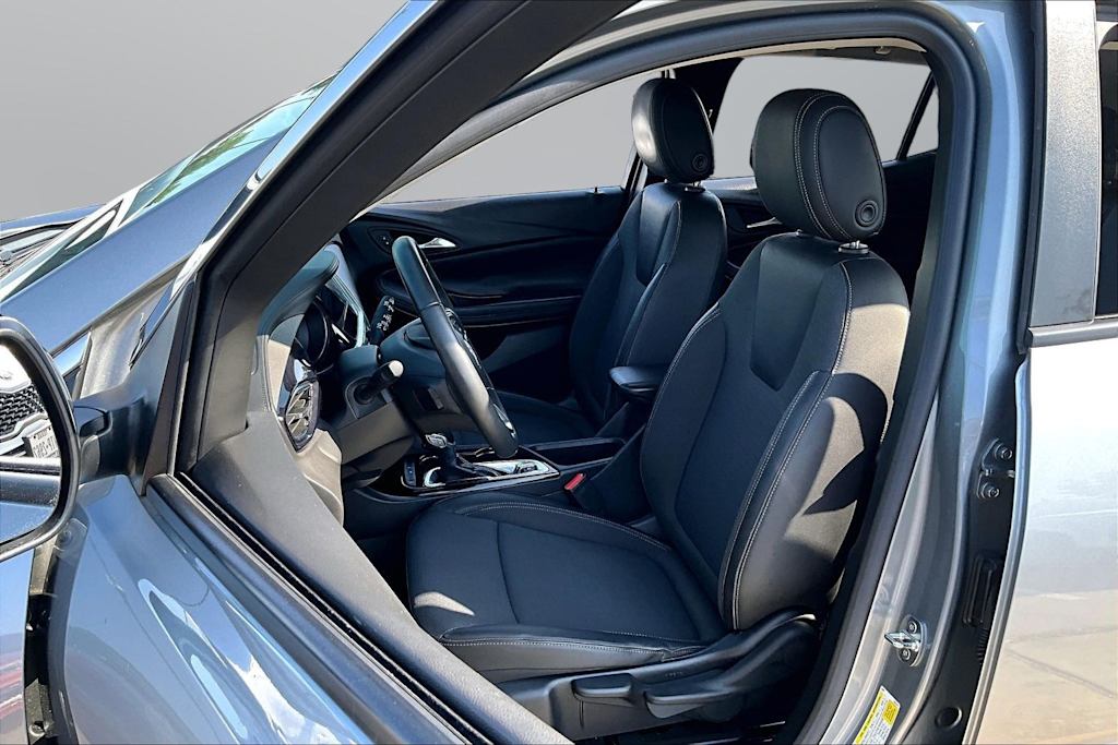 Thumbnail: 2023 Buick Encore GX - 10