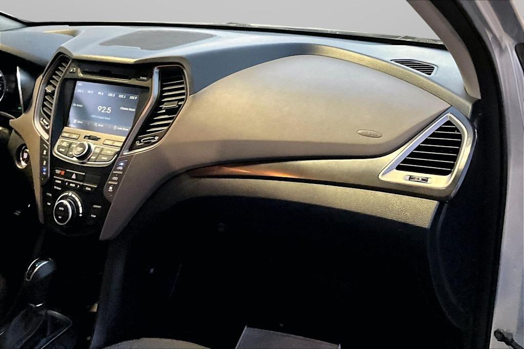 Thumbnail: 2016 Hyundai Santa Fe - 12
