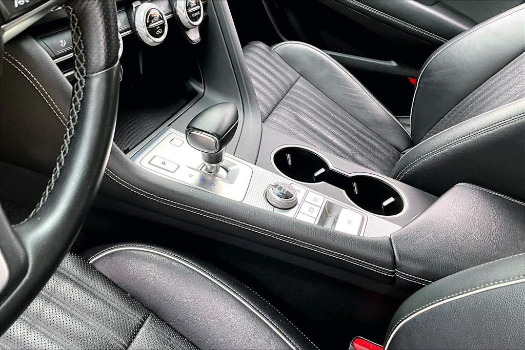 Thumbnail: 2022 Genesis G70 - 12