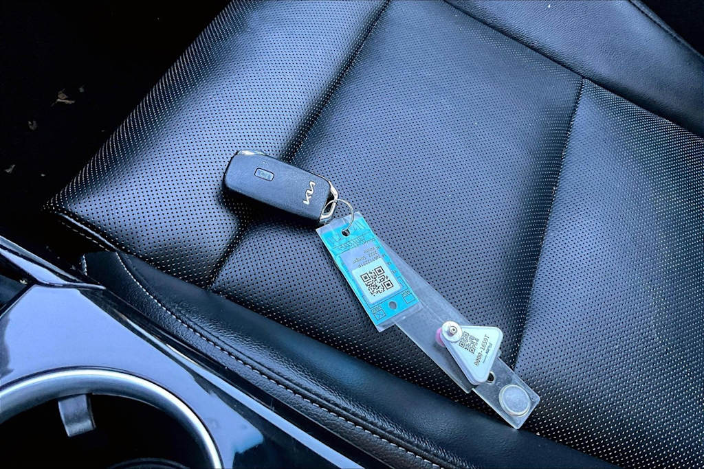 Thumbnail: 2022 Kia Stinger - 16