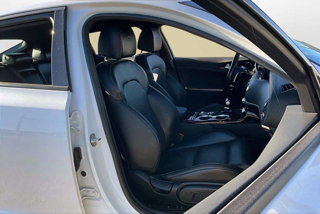 Thumbnail: 2022 Kia Stinger - 8