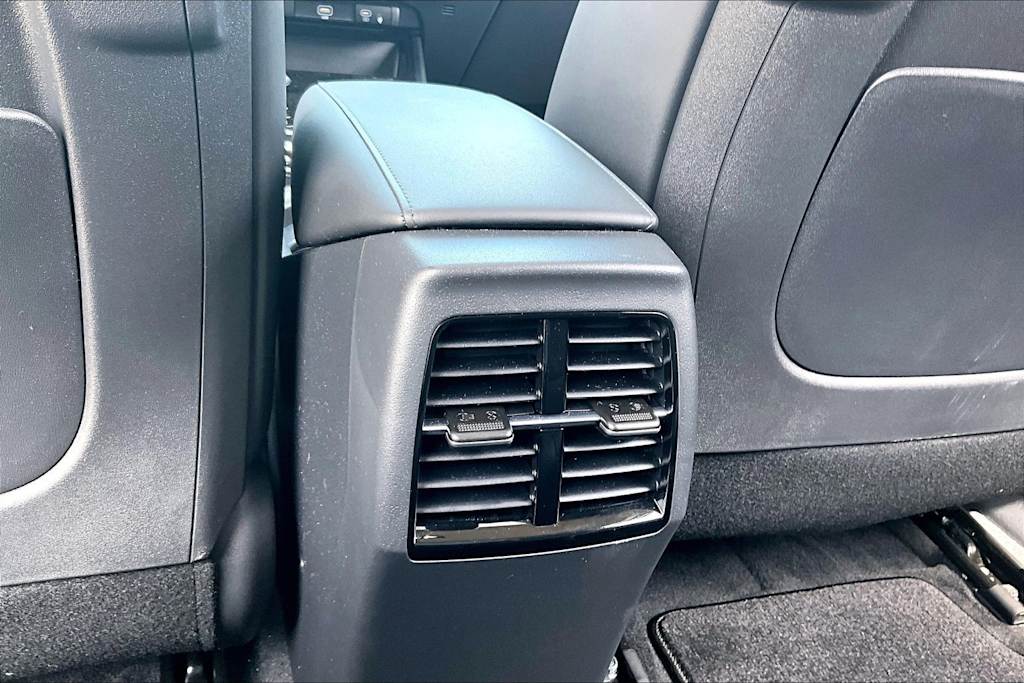 Thumbnail: 2024 Kia Niro - 25