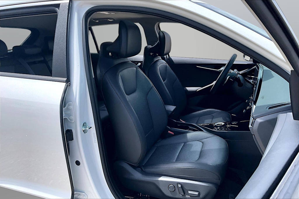 Thumbnail: 2024 Kia Niro - 9