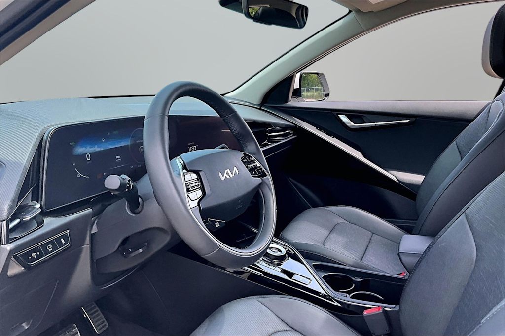 Thumbnail: 2024 Kia Niro - 8