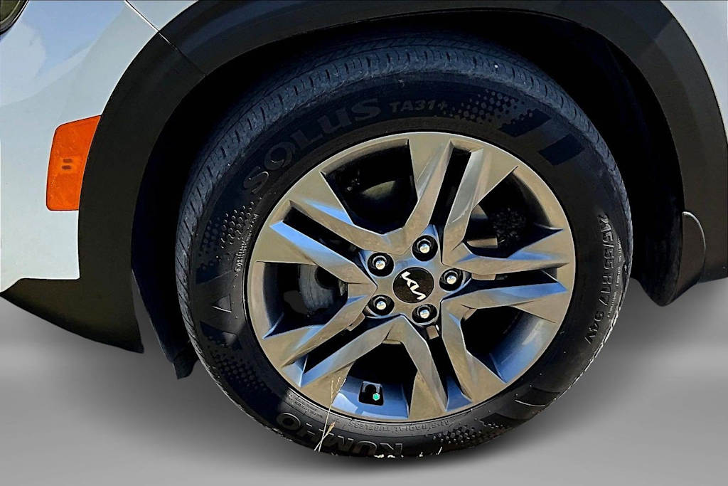Thumbnail: 2023 Kia Seltos - 7