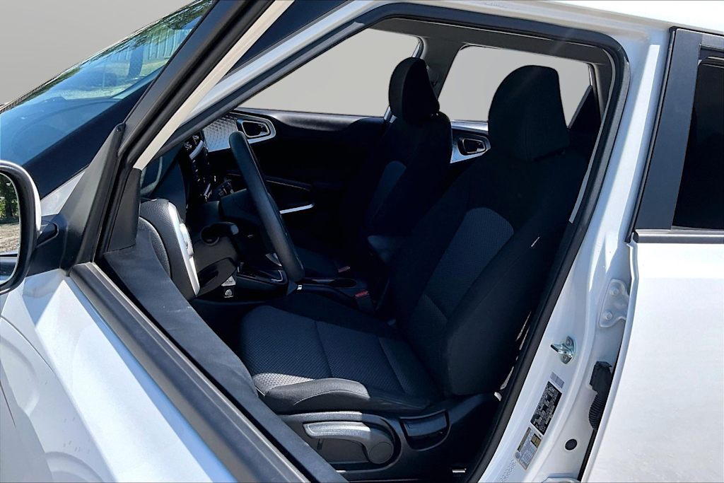 Thumbnail: 2022 Kia Soul - 8