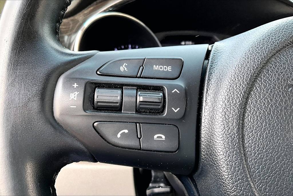 Thumbnail: 2021 Kia Sedona - 21