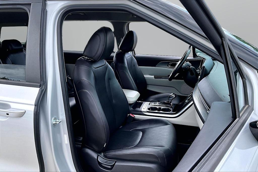 Thumbnail: 2022 Kia Carnival - 10