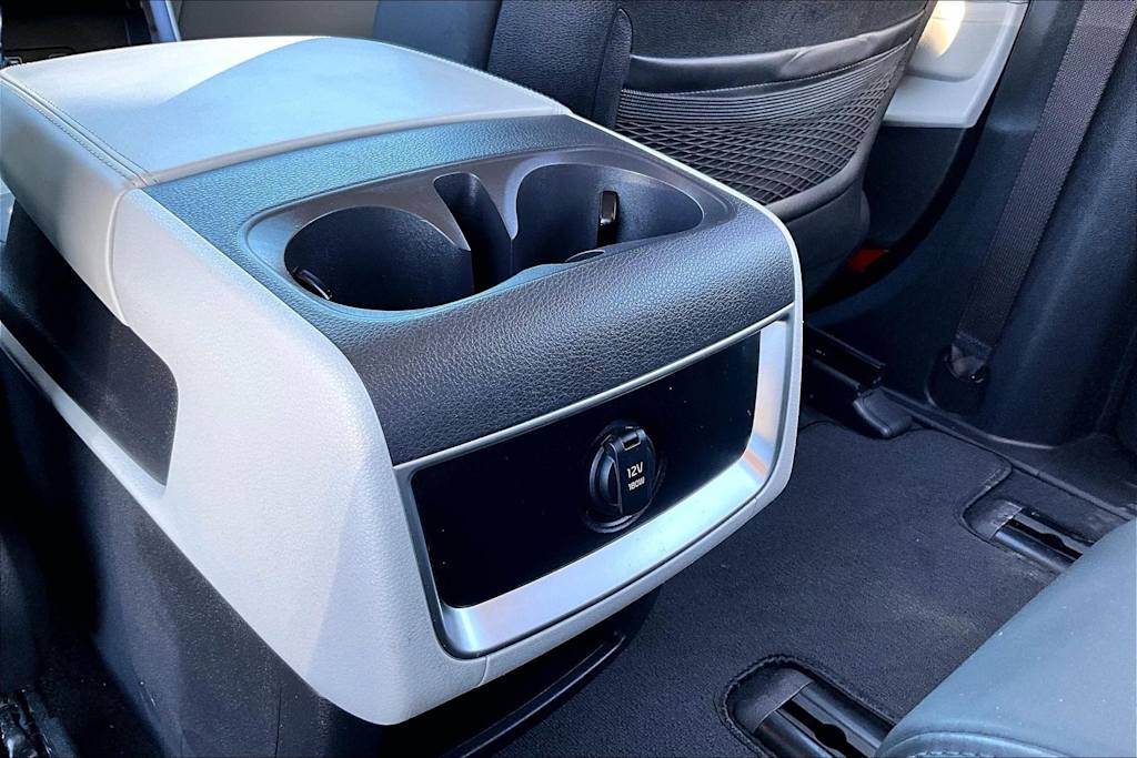 Thumbnail: 2022 Kia Carnival - 26