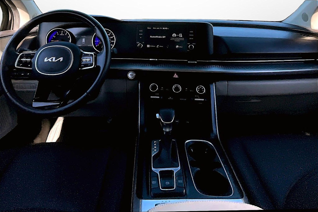 Thumbnail: 2022 Kia Carnival - 12