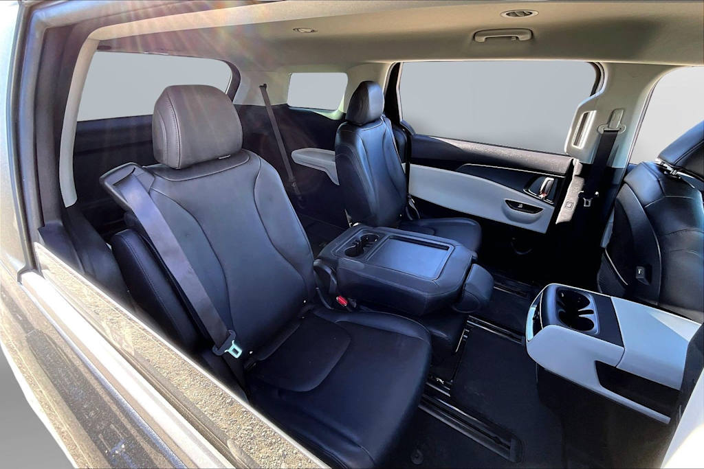 Thumbnail: 2022 Kia Carnival - 28