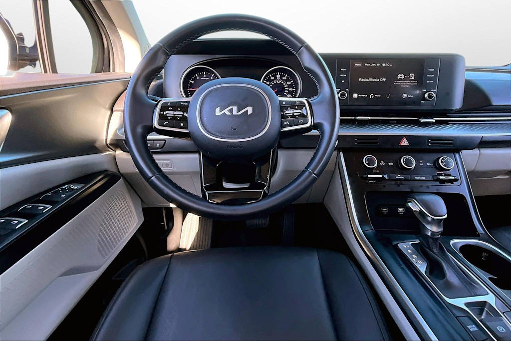 Thumbnail: 2022 Kia Carnival - 2