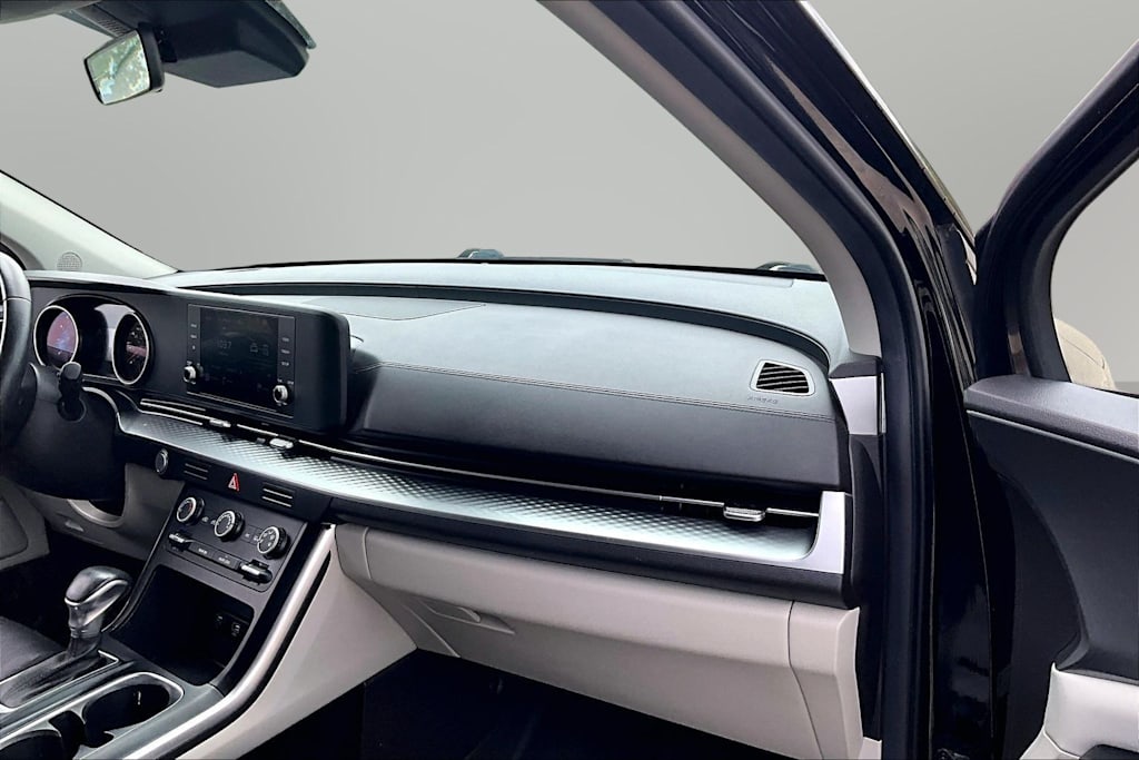 Thumbnail: 2022 Kia Carnival - 8