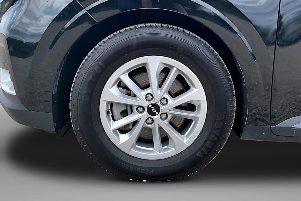 Thumbnail: 2022 Kia Carnival - 7