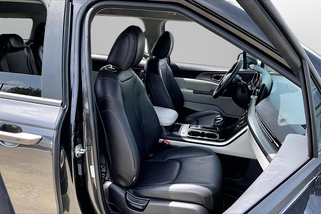 Thumbnail: 2024 Kia Carnival - 9