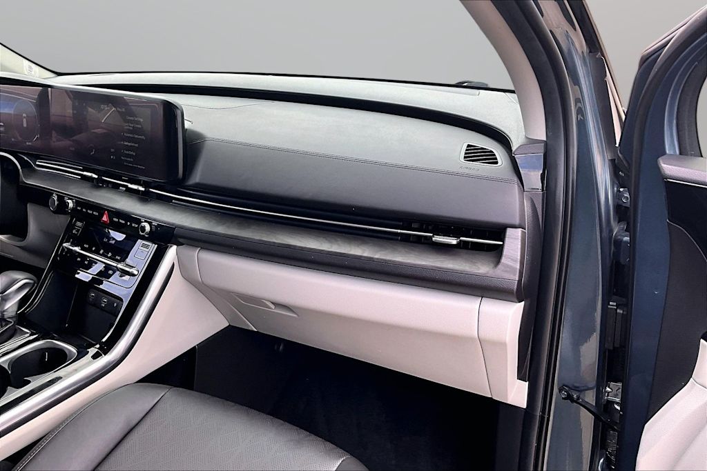 Thumbnail: 2024 Kia Carnival - 17