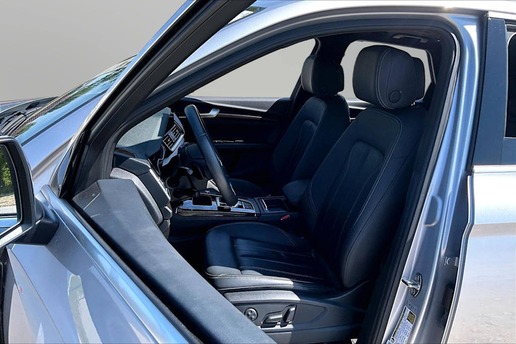 Thumbnail: 2022 Audi Q5 - 10